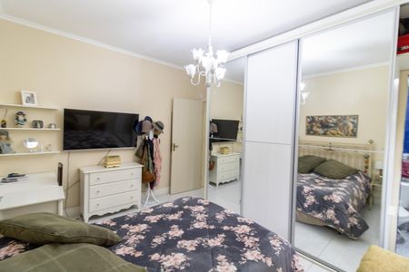 Casa à venda com 241m², 4 quartos e 3 vagas Casa à venda com 241m², 4 quartos e 3 vagasSuíte