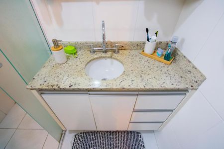 Apartamento à venda com 83m², 3 quartos e 2 vagasBanheiro do quarto 1