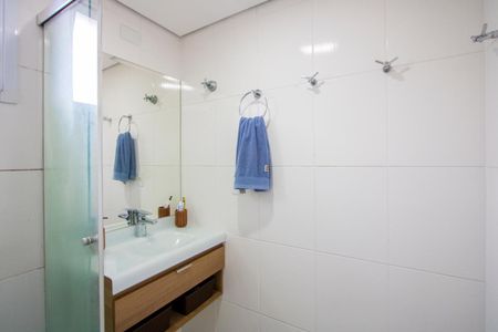 Apartamento à venda com 83m², 3 quartos e 2 vagasBanheiro social