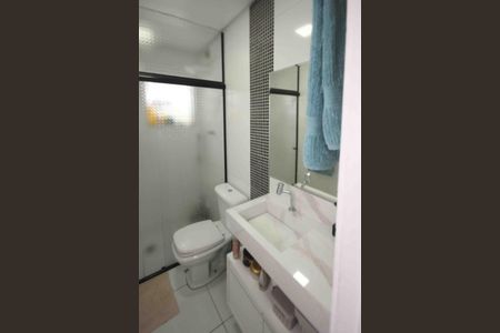 Casa à venda com 90m², 2 quartos e 2 vagas Casa à venda com 90m², 2 quartos e 2 vagasBanheiro da Suite