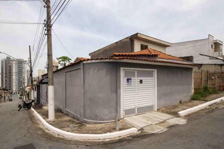 Casa à venda com 90m², 2 quartos e 2 vagas Casa à venda com 90m², 2 quartos e 2 vagasFachada