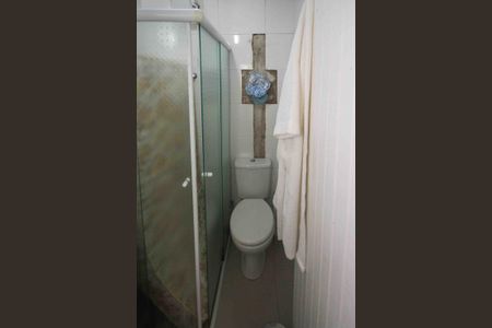 Casa à venda com 90m², 2 quartos e 2 vagas Casa à venda com 90m², 2 quartos e 2 vagasBanheiro de Serviço