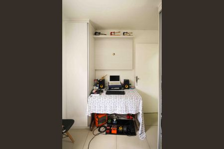 Casa à venda com 90m², 2 quartos e 2 vagas Casa à venda com 90m², 2 quartos e 2 vagasQuarto