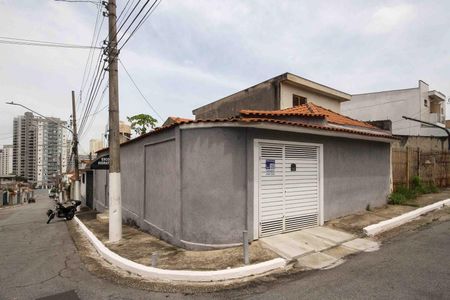 Casa à venda com 90m², 2 quartos e 2 vagas Casa à venda com 90m², 2 quartos e 2 vagasFachada