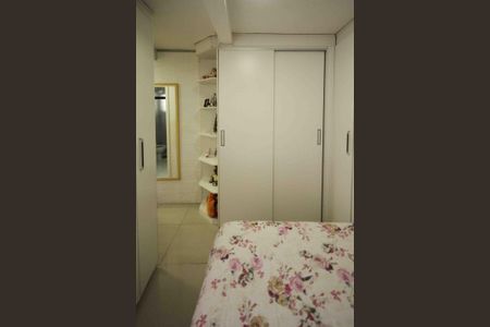 Casa à venda com 90m², 2 quartos e 2 vagas Casa à venda com 90m², 2 quartos e 2 vagasSuite