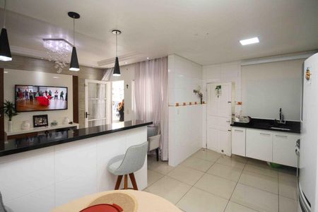 Casa à venda com 90m², 2 quartos e 2 vagas Casa à venda com 90m², 2 quartos e 2 vagasCozinha