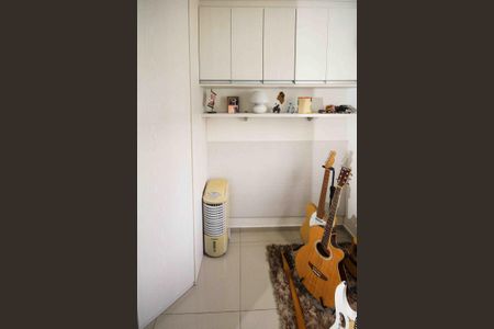 Casa à venda com 90m², 2 quartos e 2 vagas Casa à venda com 90m², 2 quartos e 2 vagasQuarto