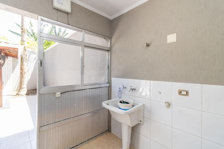 Casa à venda com 130m², 3 quartos e 2 vagasÁrea de Serviço