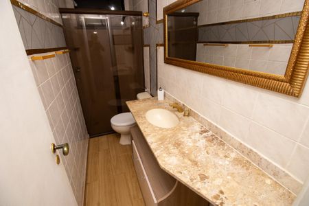 Apartamento à venda com 120m², 3 quartos e 2 vagas Apartamento à venda com 120m², 3 quartos e 2 vagasBanheiro da Suíte