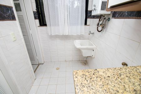 Apartamento à venda com 120m², 3 quartos e 2 vagas Apartamento à venda com 120m², 3 quartos e 2 vagasÁrea de Serviço