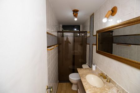 Apartamento à venda com 120m², 3 quartos e 2 vagas Apartamento à venda com 120m², 3 quartos e 2 vagasBanheiro da Suíte