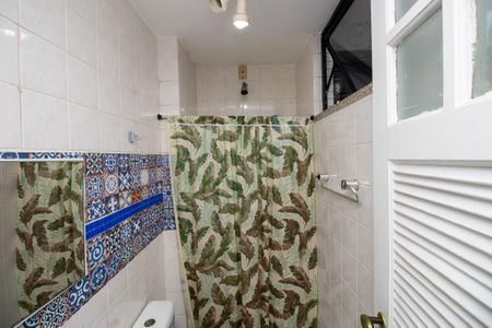 Apartamento à venda com 120m², 3 quartos e 2 vagas Apartamento à venda com 120m², 3 quartos e 2 vagasBanheiro de serviço