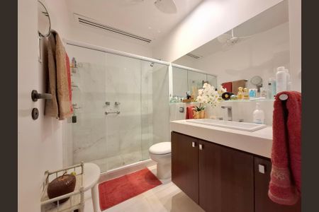 Apartamento à venda com 200m², 4 quartos e 1 vagaBanheiro 1