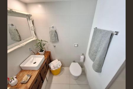 Apartamento à venda com 200m², 4 quartos e 1 vagaBanheiro 3