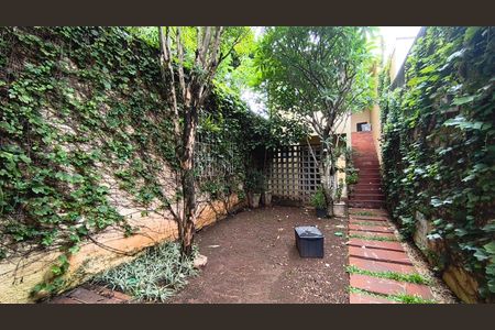 Casa à venda com 200m², 4 quartos e 2 vagasQuintal