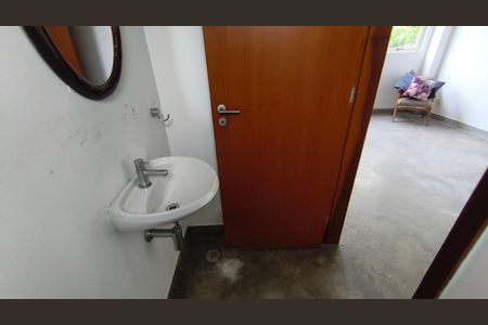 Casa à venda com 200m², 4 quartos e 2 vagasBanheiro da Edícula