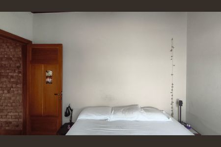 Casa à venda com 200m², 4 quartos e 2 vagasSuíte