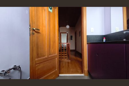 Casa à venda com 200m², 4 quartos e 2 vagasBanheiro