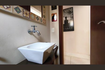 Casa à venda com 200m², 4 quartos e 2 vagasLavabo