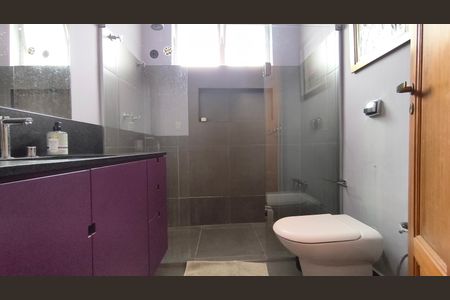 Casa à venda com 200m², 4 quartos e 2 vagasBanheiro