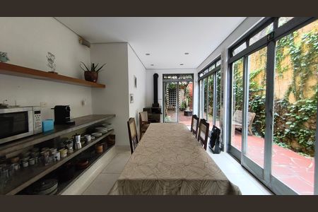 Casa à venda com 200m², 4 quartos e 2 vagasCozinha