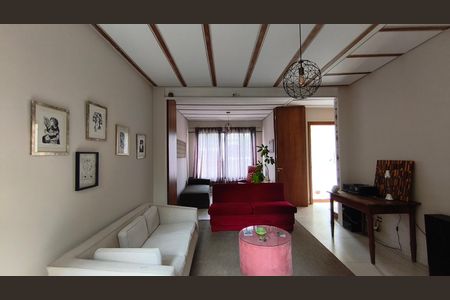 Casa à venda com 200m², 4 quartos e 2 vagasSala