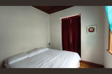 Casa à venda com 200m², 4 quartos e 2 vagasSuíte