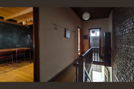 Casa à venda com 200m², 4 quartos e 2 vagasCorredor