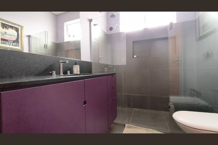 Casa à venda com 200m², 4 quartos e 2 vagasBanheiro