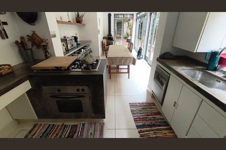 Casa à venda com 200m², 4 quartos e 2 vagasCozinha