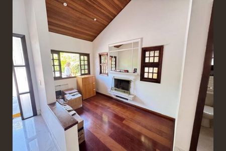 Casa de condomínio à venda com 320m², 4 quartos e 6 vagasFoto 04