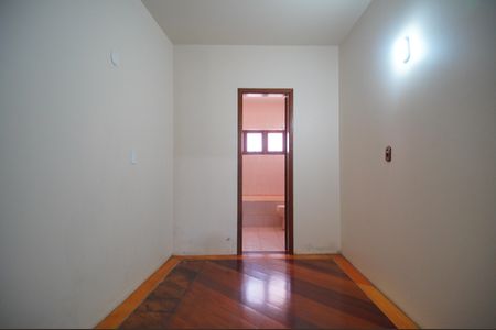 Casa para alugar com 415m², 4 quartos e 3 vagasCloset da suíte