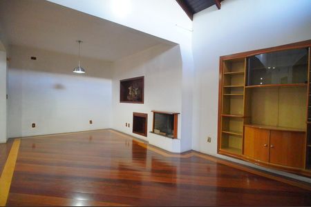 Casa para alugar com 415m², 4 quartos e 3 vagasSala