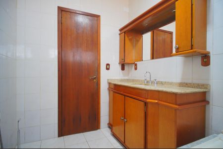 Casa para alugar com 415m², 4 quartos e 3 vagasBanheiro da Suíte