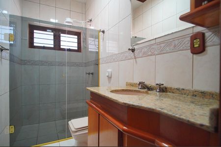 Casa para alugar com 415m², 4 quartos e 3 vagasBanheiro Social