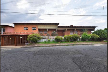 Casa à venda com 691m², 5 quartos e 4 vagas