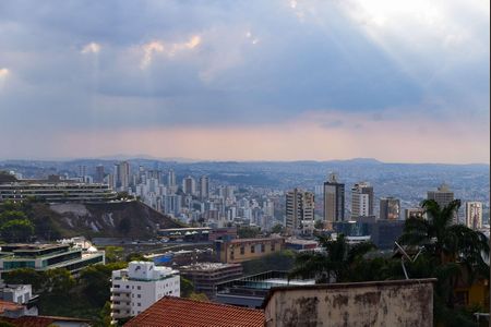 Casa à venda com 691m², 5 quartos e 4 vagas