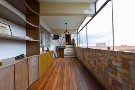 Casa à venda com 691m², 5 quartos e 4 vagas