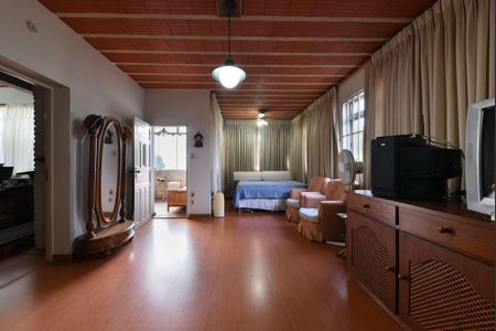 Casa à venda com 691m², 5 quartos e 4 vagas