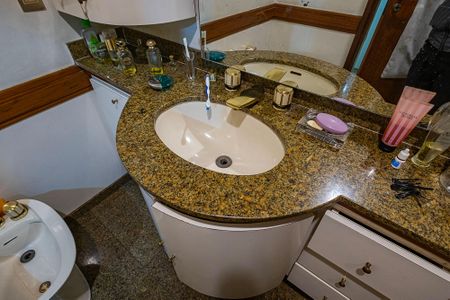 Apartamento à venda com 185m², 2 quartos e 2 vagasBanheiro da Suíte