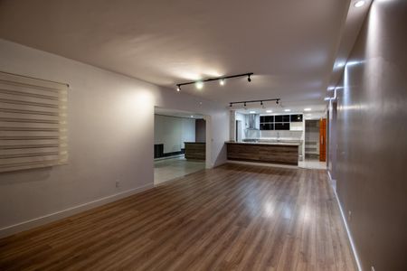 Apartamento para alugar com 171m², 3 quartos e 3 vagas Apartamento para alugar com 171m², 3 quartos e 3 vagasSala