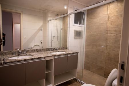 Apartamento para alugar com 171m², 3 quartos e 3 vagas Apartamento para alugar com 171m², 3 quartos e 3 vagasBanheiro da Suíte 2