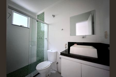 Casa de condomínio à venda com 289m², 3 quartos e 2 vagas Casa de condomínio à venda com 289m², 3 quartos e 2 vagasBanheiro da Suíte 2