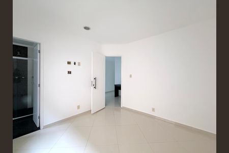 Casa de condomínio à venda com 289m², 3 quartos e 2 vagas Casa de condomínio à venda com 289m², 3 quartos e 2 vagasSuíte 3