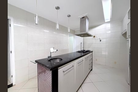 Casa de condomínio à venda com 289m², 3 quartos e 2 vagas Casa de condomínio à venda com 289m², 3 quartos e 2 vagasCozinha