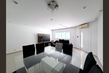 Casa de condomínio à venda com 289m², 3 quartos e 2 vagas Casa de condomínio à venda com 289m², 3 quartos e 2 vagasSala