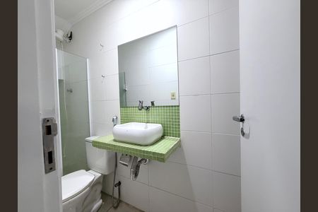 Casa de condomínio à venda com 289m², 3 quartos e 2 vagas Casa de condomínio à venda com 289m², 3 quartos e 2 vagasBanheiro social
