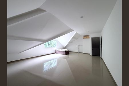 Casa de condomínio à venda com 289m², 3 quartos e 2 vagas Casa de condomínio à venda com 289m², 3 quartos e 2 vagasSótão