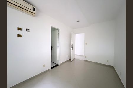 Casa de condomínio à venda com 289m², 3 quartos e 2 vagas Casa de condomínio à venda com 289m², 3 quartos e 2 vagasSuíte 2
