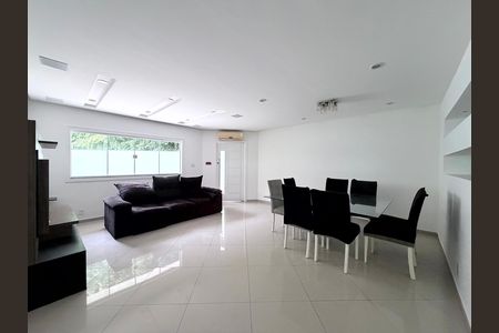 Sala de casa de condomínio à venda com 3 quartos, 289m² em Vargem Grande, Rio de Janeiro